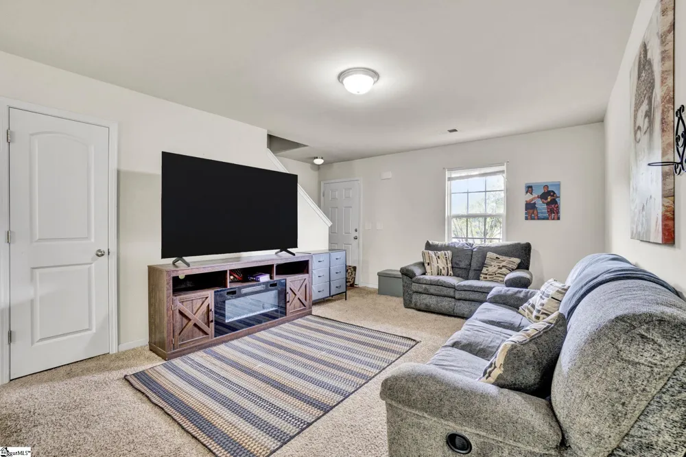 156 Queens Circle Laurens, SC 29360
