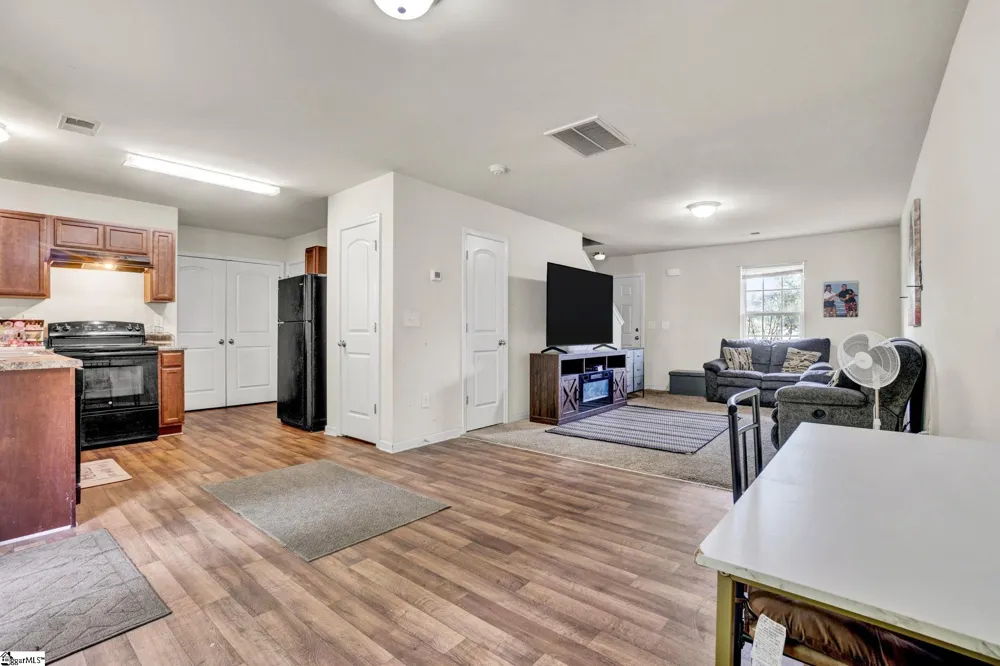 156 Queens Circle Laurens, SC 29360