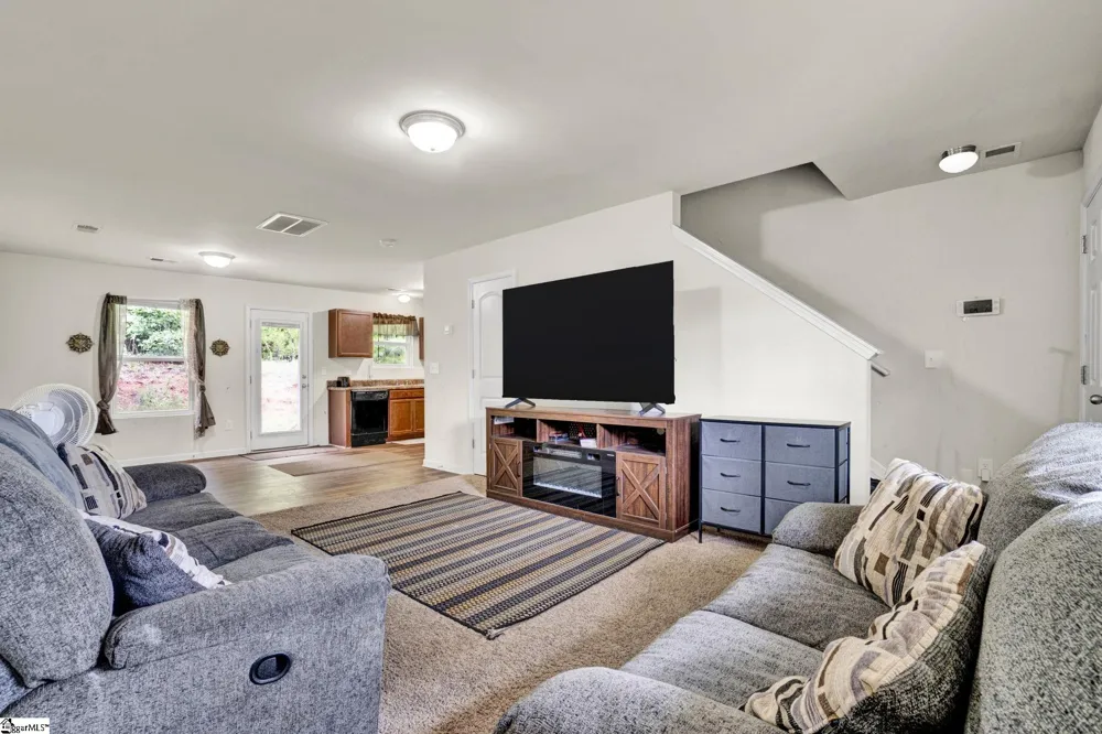 156 Queens Circle Laurens, SC 29360