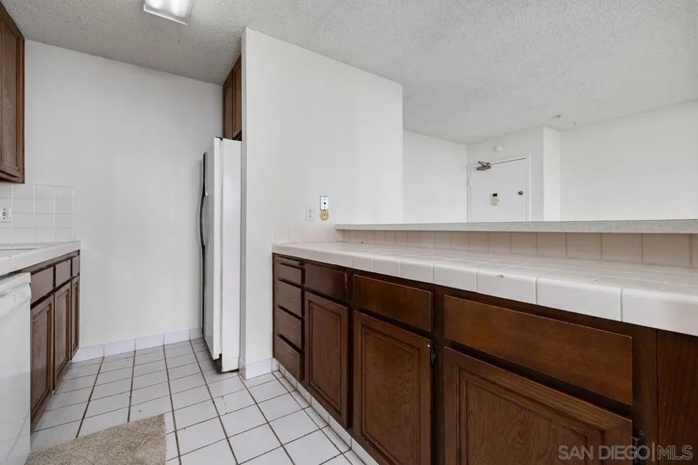 727 SAPPHIRE STREET #405 San Diego, CA 92109