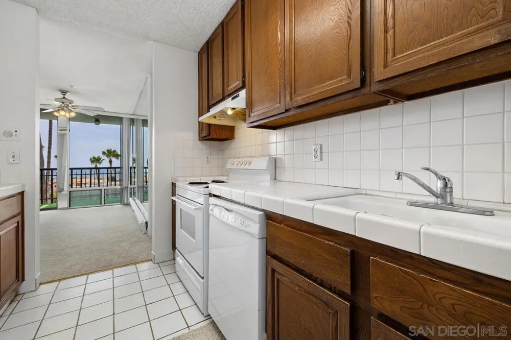 727 SAPPHIRE STREET #405 San Diego, CA 92109
