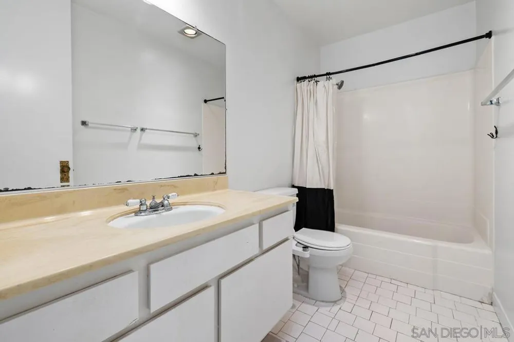 727 SAPPHIRE STREET #405 San Diego, CA 92109