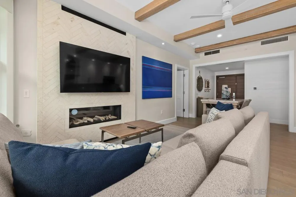 1500 Orange Ave #10 Coronado, CA 92118