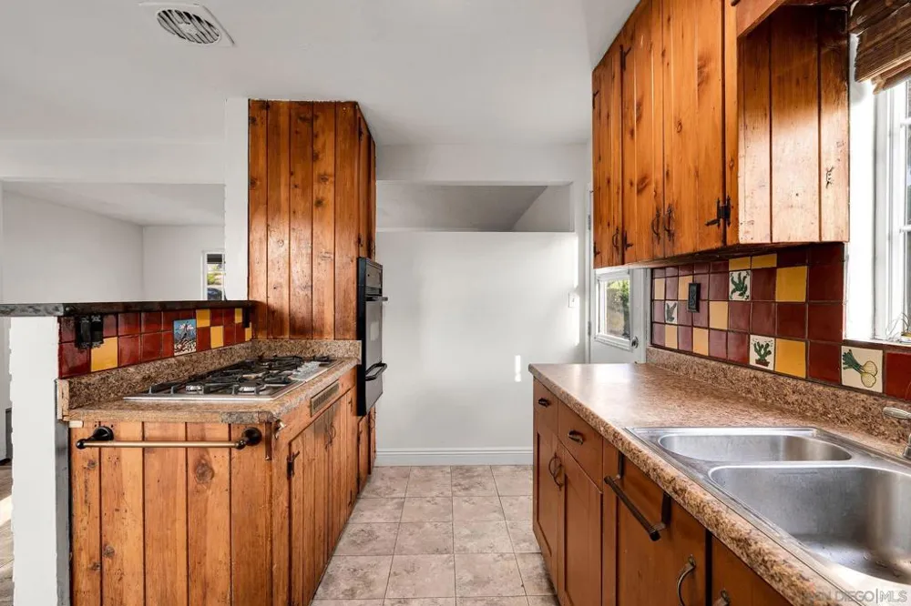 2002 Noble Street Lemon Grove, CA 91945