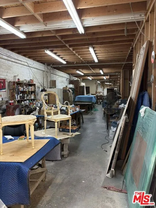 2252 W Washington Boulevard Los Angeles, CA 90018