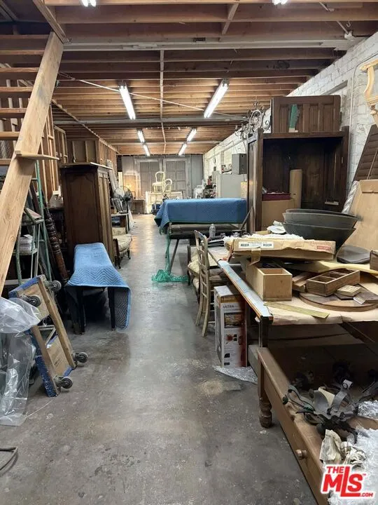 2252 W Washington Boulevard Los Angeles, CA 90018