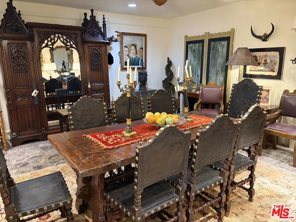 2252 W Washington Boulevard Los Angeles, CA 90018