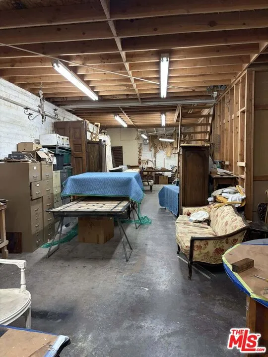 2252 W Washington Boulevard Los Angeles, CA 90018