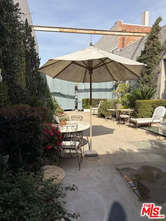 2252 W Washington Boulevard Los Angeles, CA 90018