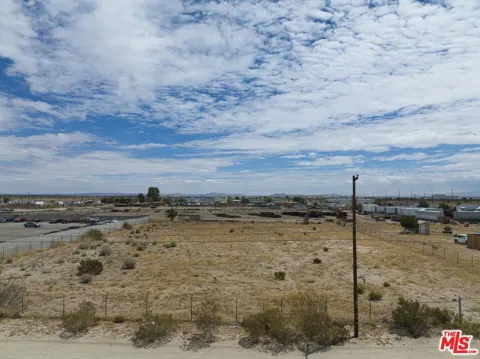 6 BETWEEN AVE M & L12 LOT 2