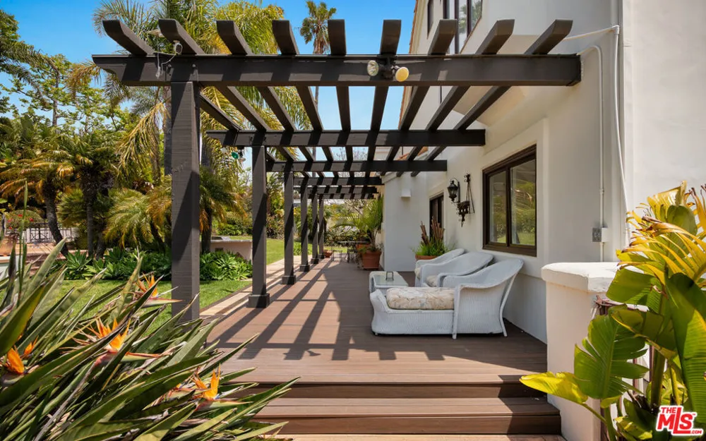 29675 Harvester Road Malibu, CA 90265