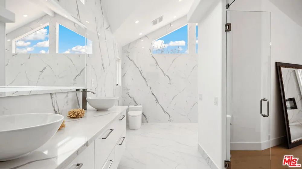29675 Harvester Road Malibu, CA 90265