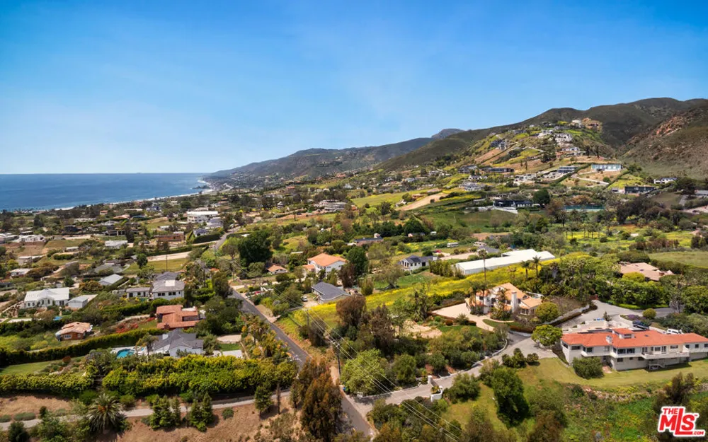 29675 Harvester Road Malibu, CA 90265