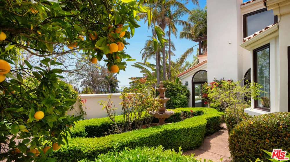 29675 Harvester Road Malibu, CA 90265