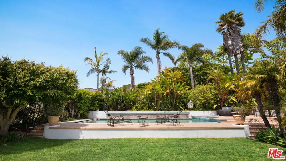 29675 Harvester Road Malibu, CA 90265