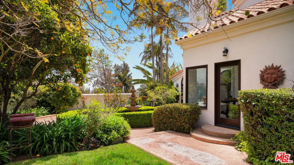 29675 Harvester Road Malibu, CA 90265