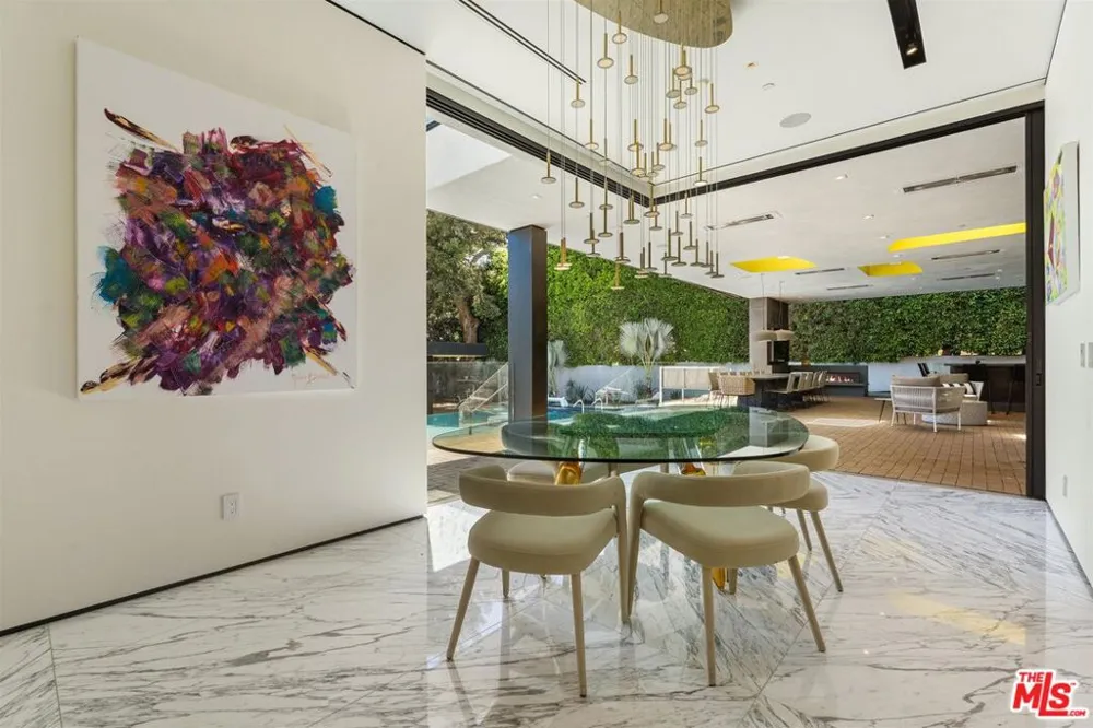 809 Rexford Drive Beverly Hills, CA 90210