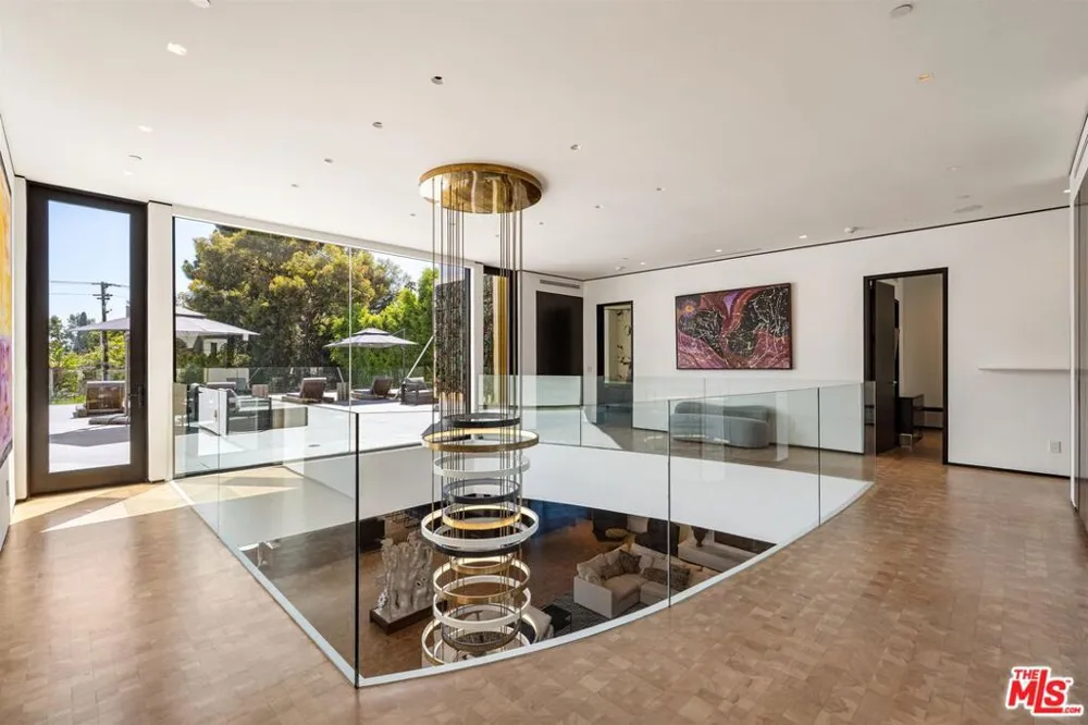 809 Rexford Drive Beverly Hills, CA 90210