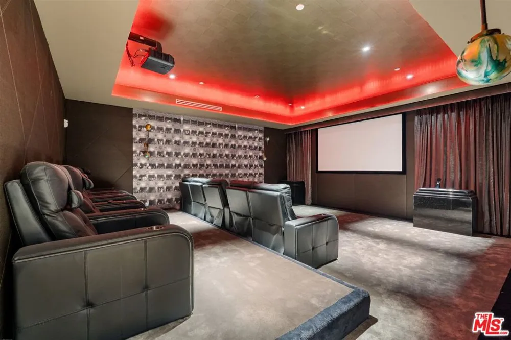 809 Rexford Drive Beverly Hills, CA 90210