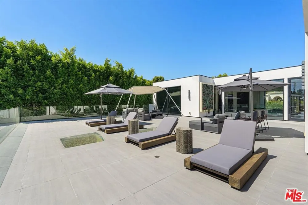 809 Rexford Drive Beverly Hills, CA 90210