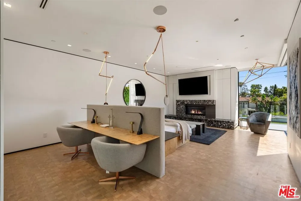 809 Rexford Drive Beverly Hills, CA 90210