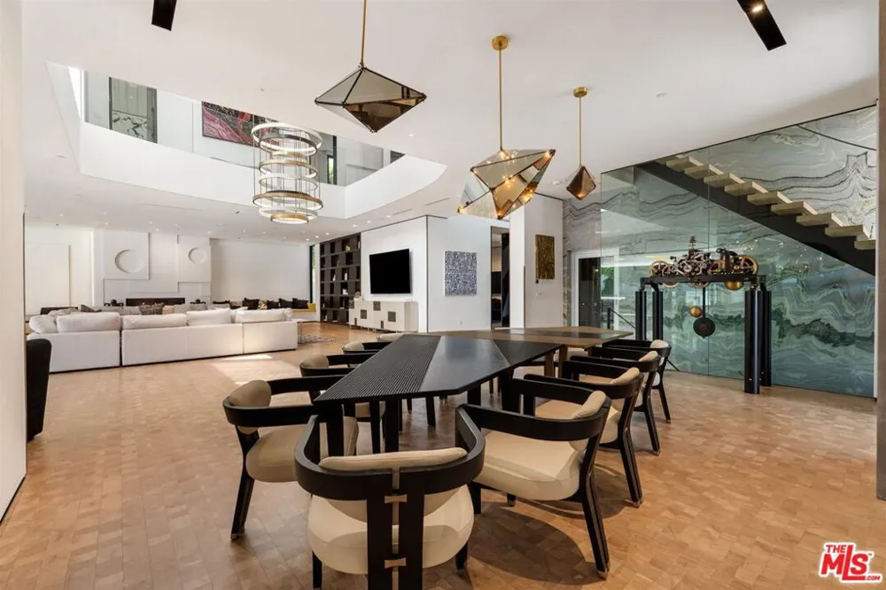 809 Rexford Drive Beverly Hills, CA 90210