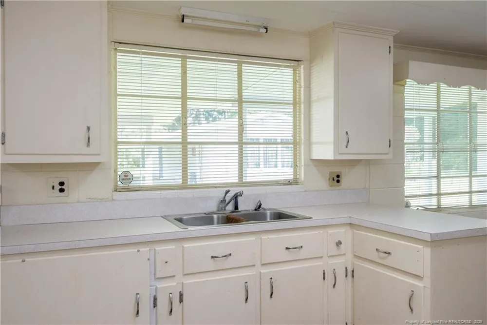 528 Fayetteville Street Newton Grove, NC 28366