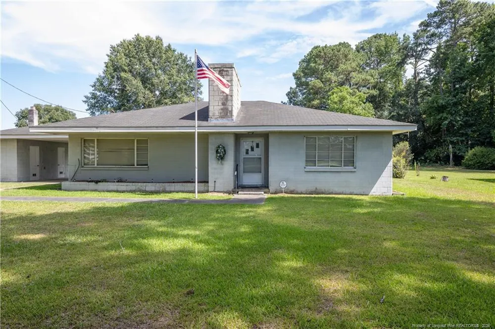 528 Fayetteville Street Newton Grove, NC 28366