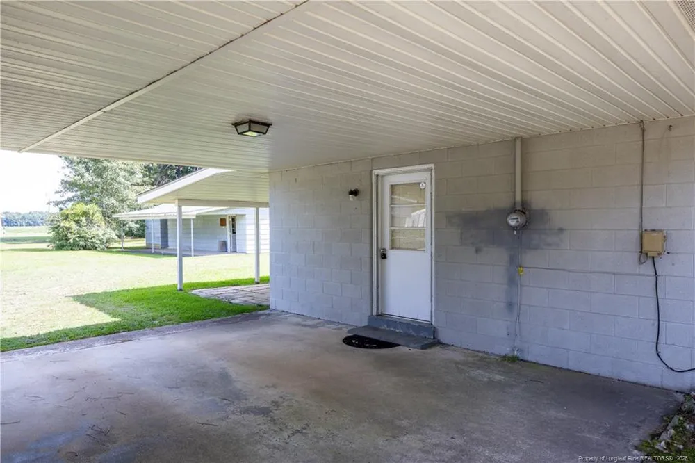528 Fayetteville Street Newton Grove, NC 28366
