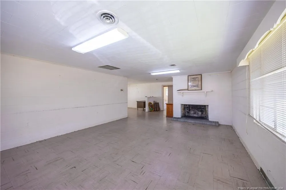 528 Fayetteville Street Newton Grove, NC 28366