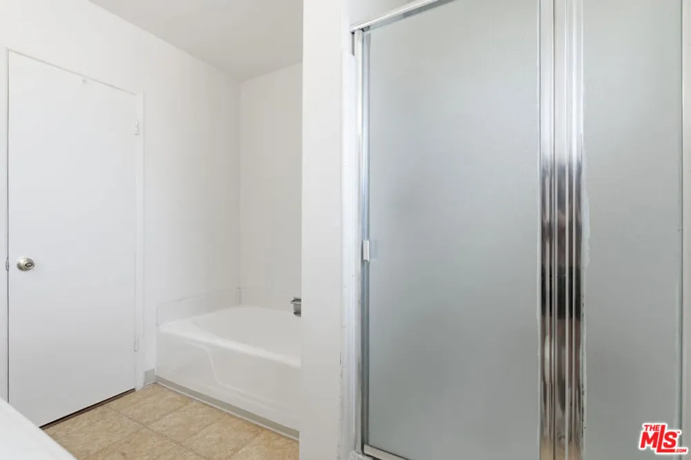 2332 S Beverly Glen Boulevard #5 Los Angeles, CA 90064