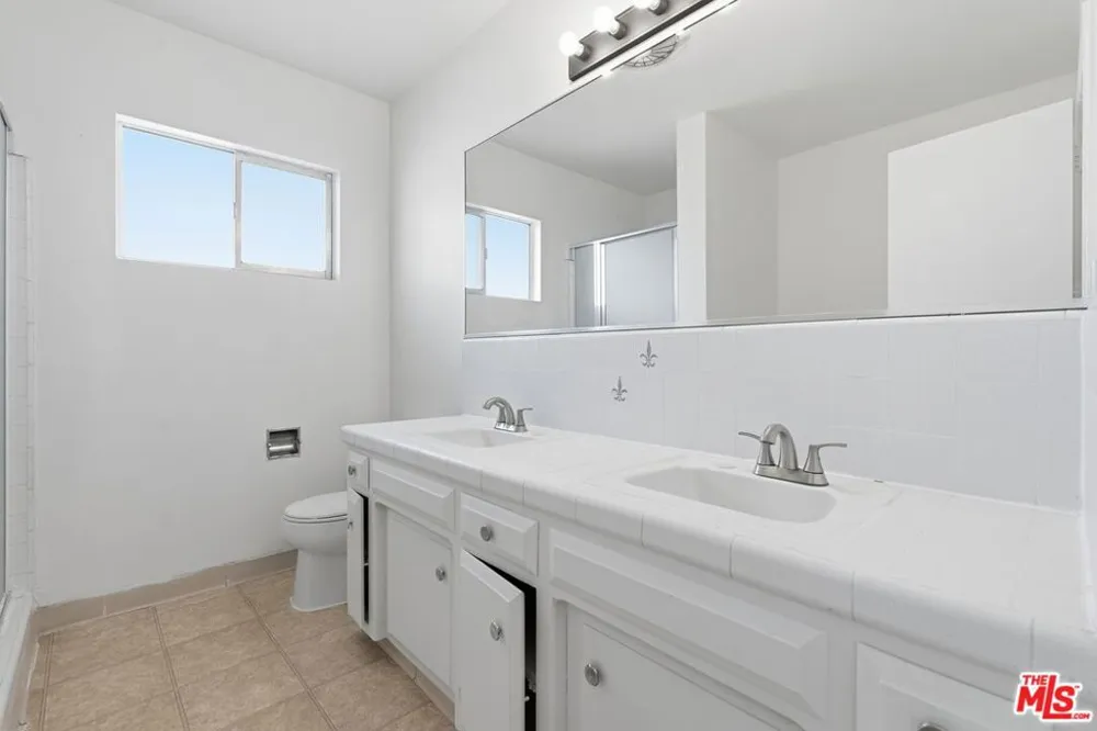 2332 S Beverly Glen Boulevard #5 Los Angeles, CA 90064