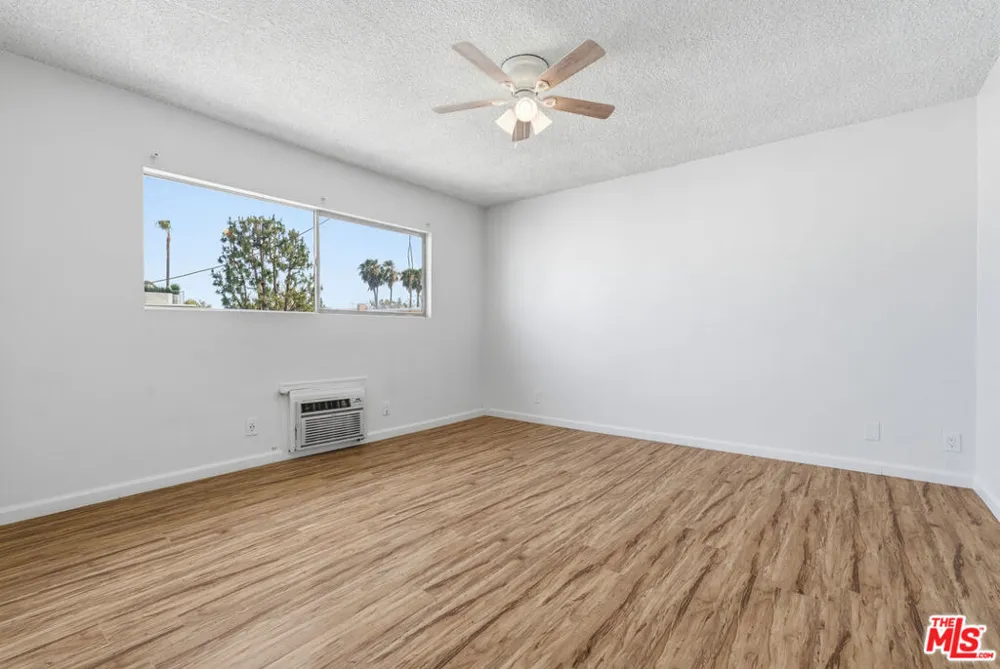 2332 S Beverly Glen Boulevard #5 Los Angeles, CA 90064