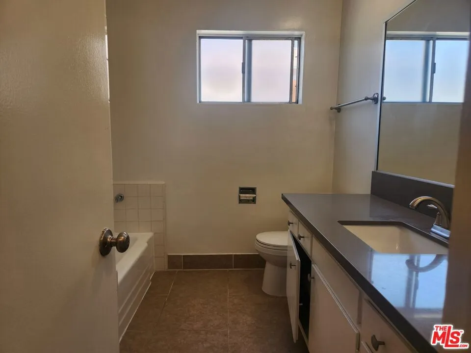 8531 Alcott Street #204 Los Angeles, CA 90035
