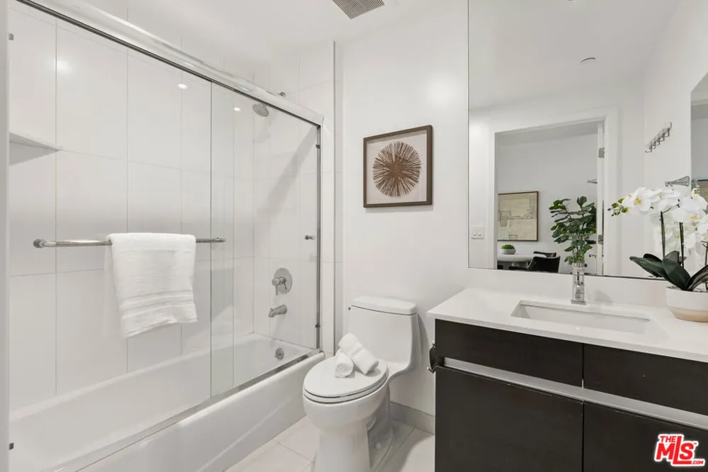 7857 W Manchester Avenue #201 Playa del Rey, CA 90293