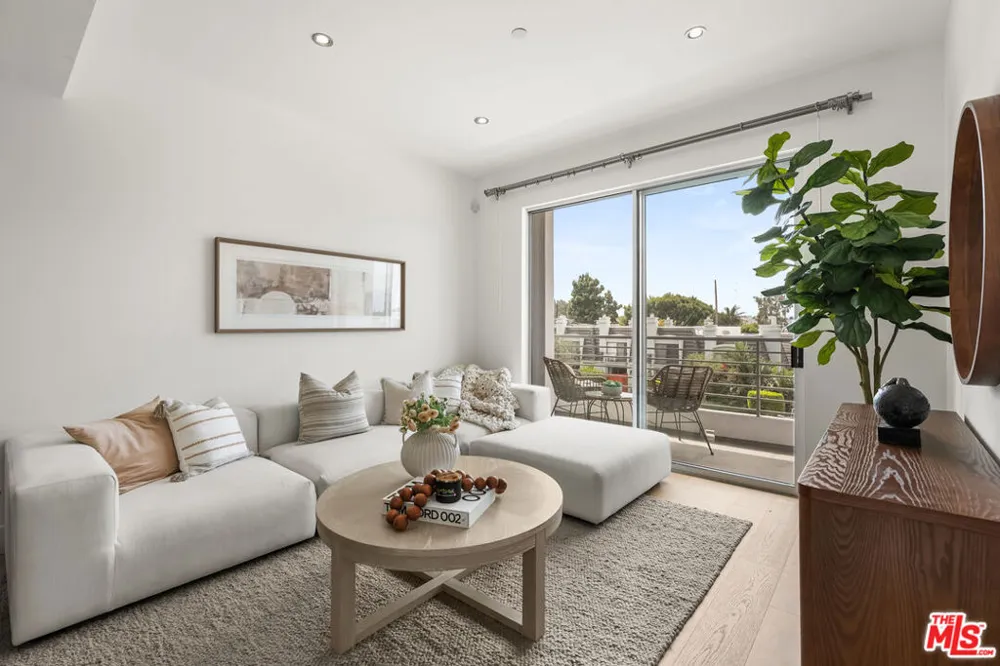 7857 W Manchester Avenue #201 Playa del Rey, CA 90293
