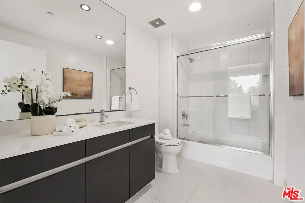 7857 W Manchester Avenue #201 Playa del Rey, CA 90293