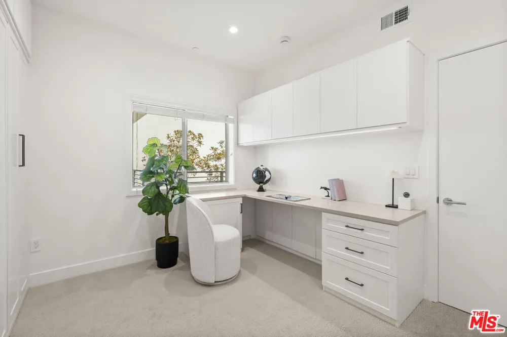 7857 W Manchester Avenue #201 Playa del Rey, CA 90293