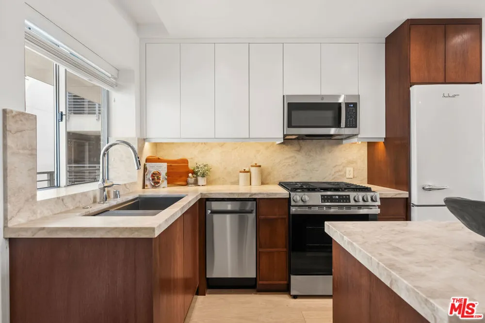 7857 W Manchester Avenue #201 Playa del Rey, CA 90293