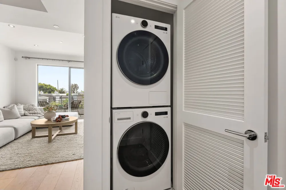7857 W Manchester Avenue #201 Playa del Rey, CA 90293