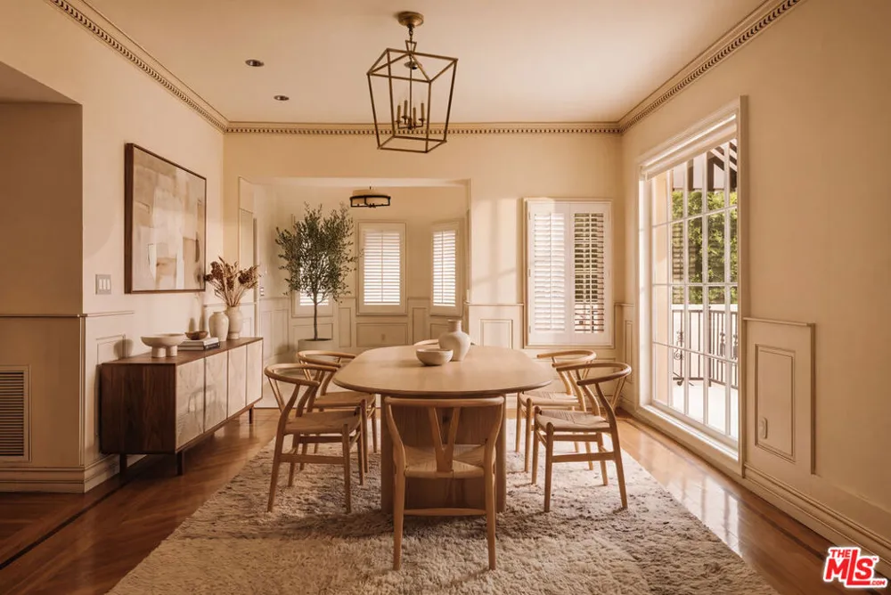 8233 Roxbury Road Los Angeles, CA 90069