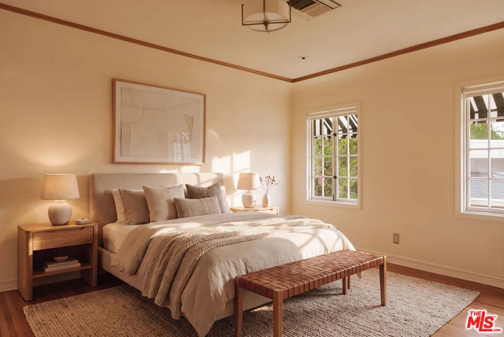 8233 Roxbury Road Los Angeles, CA 90069