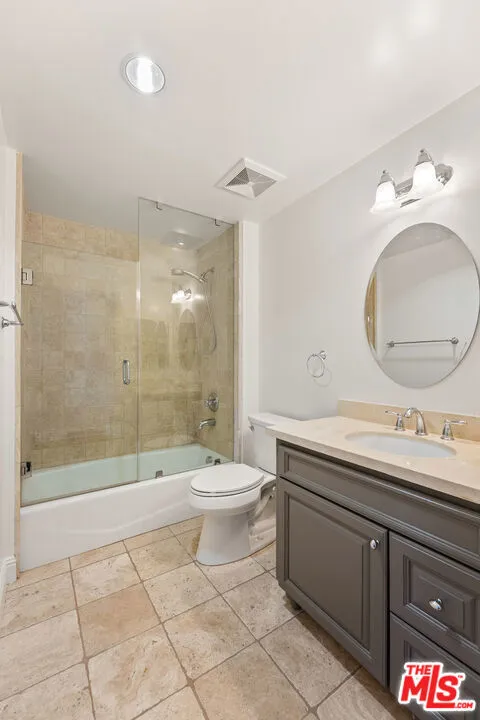 5037 Rosewood Avenue #301 Los Angeles, CA 90004