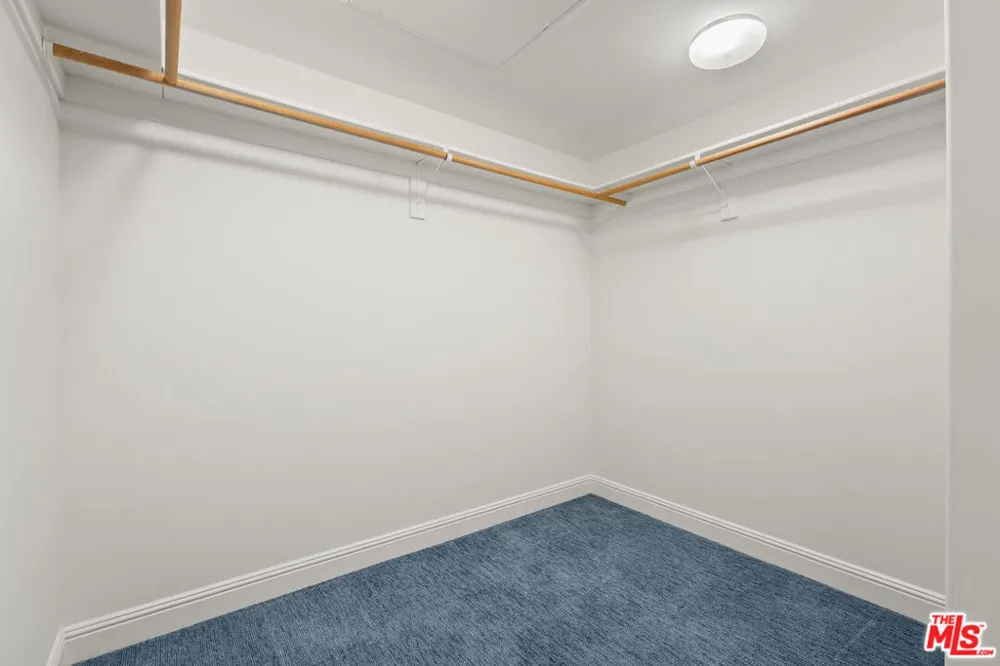 5037 Rosewood Avenue #301 Los Angeles, CA 90004