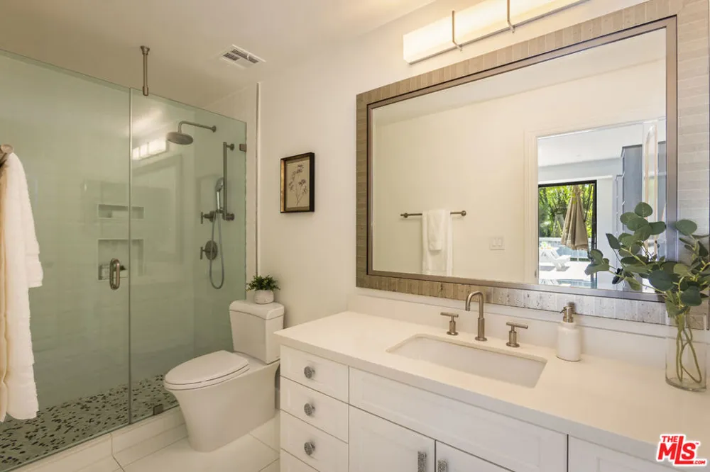 4460 Wilshire Boulevard #207 Los Angeles, CA 90010