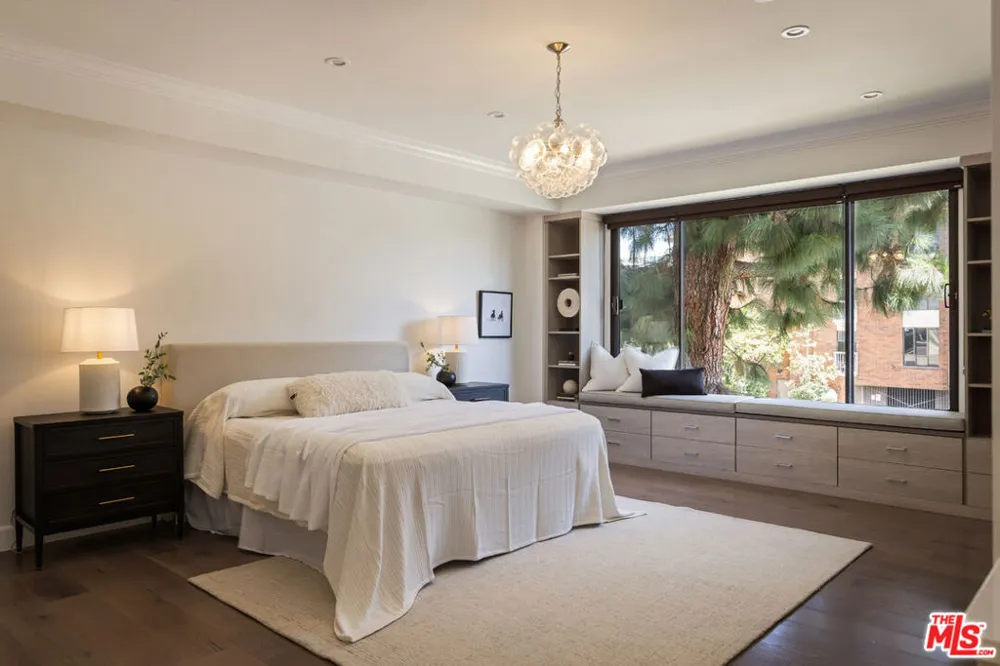 4460 Wilshire Boulevard #207 Los Angeles, CA 90010