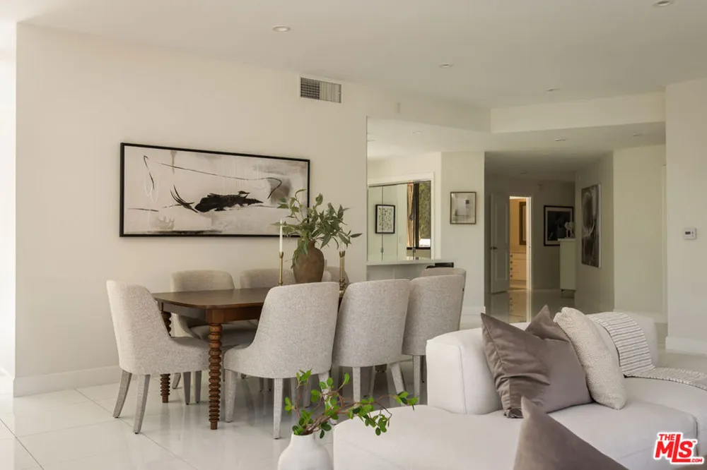 4460 Wilshire Boulevard #207 Los Angeles, CA 90010