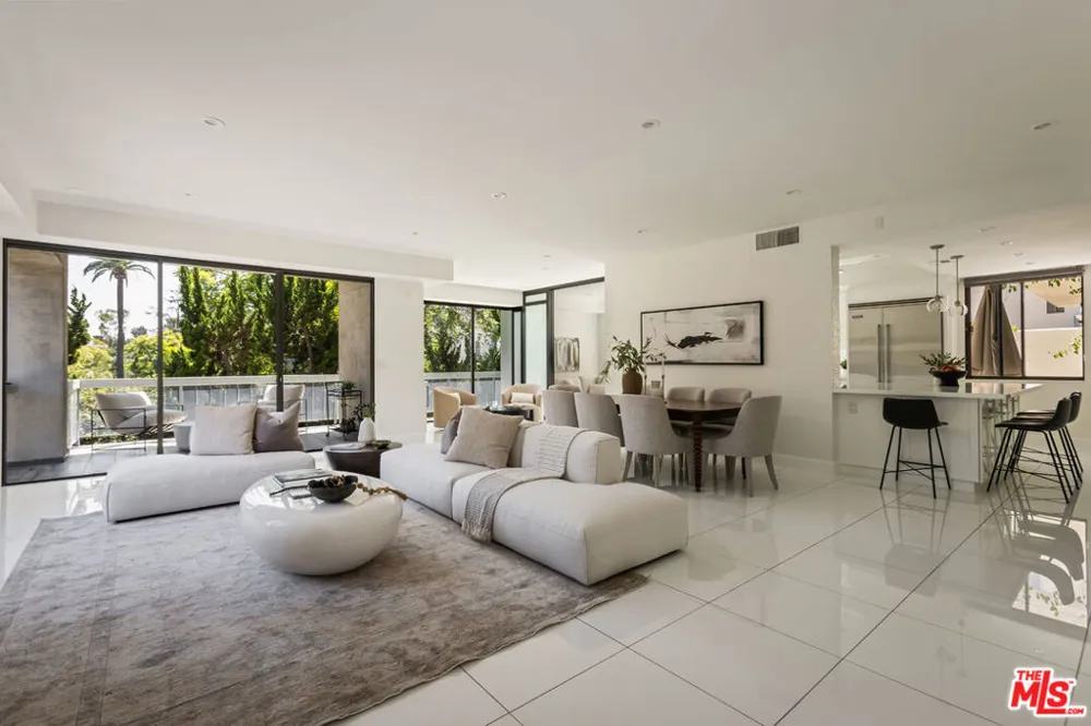 4460 Wilshire Boulevard #207 Los Angeles, CA 90010