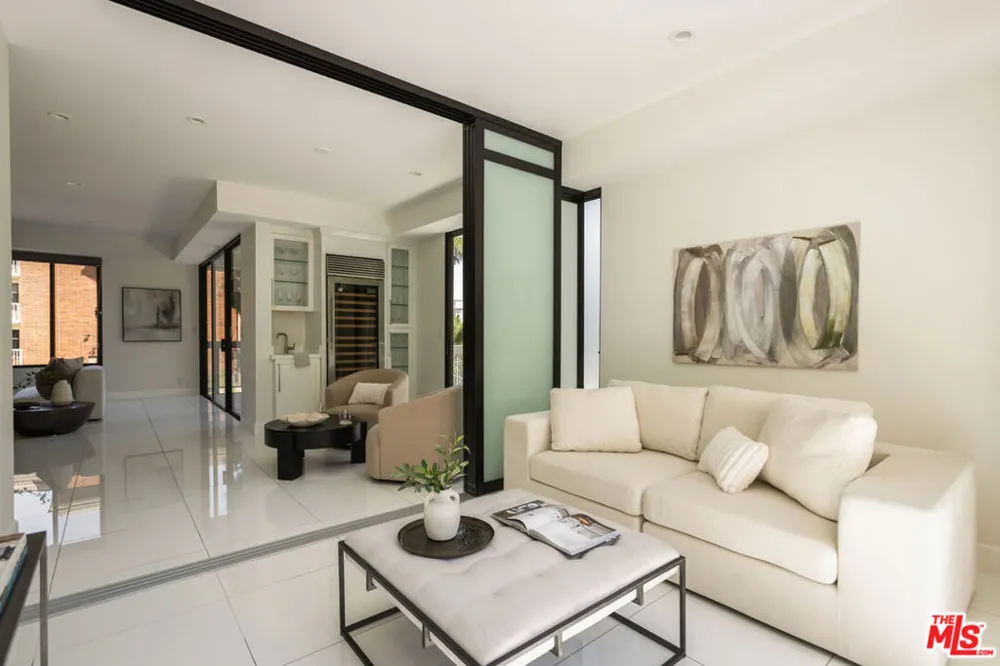 4460 Wilshire Boulevard #207 Los Angeles, CA 90010
