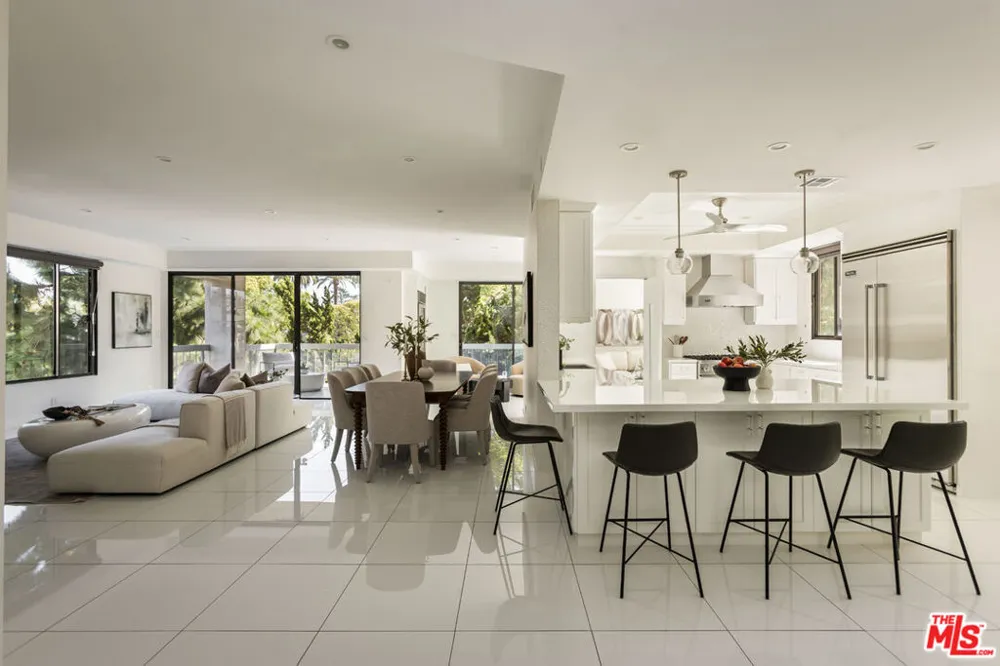 4460 Wilshire Boulevard #207 Los Angeles, CA 90010
